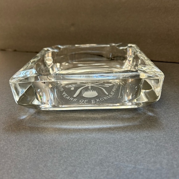 Rare 'Sports Illustrated' 30 Years Of Excellence Large Cigar Glass Sq. Ashtray - Picture 5 of 6